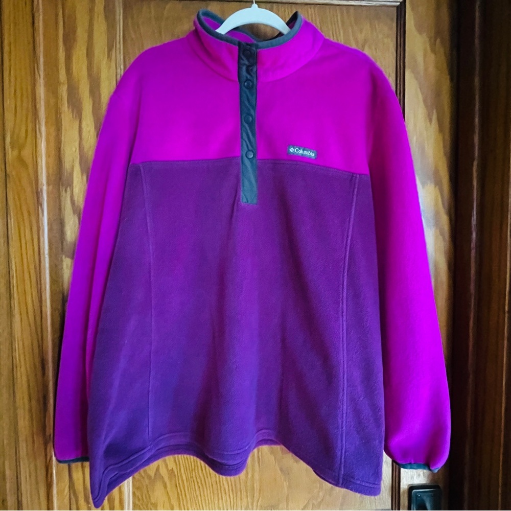 Retro Pink And Gray Color Blocked Columbia Pullover